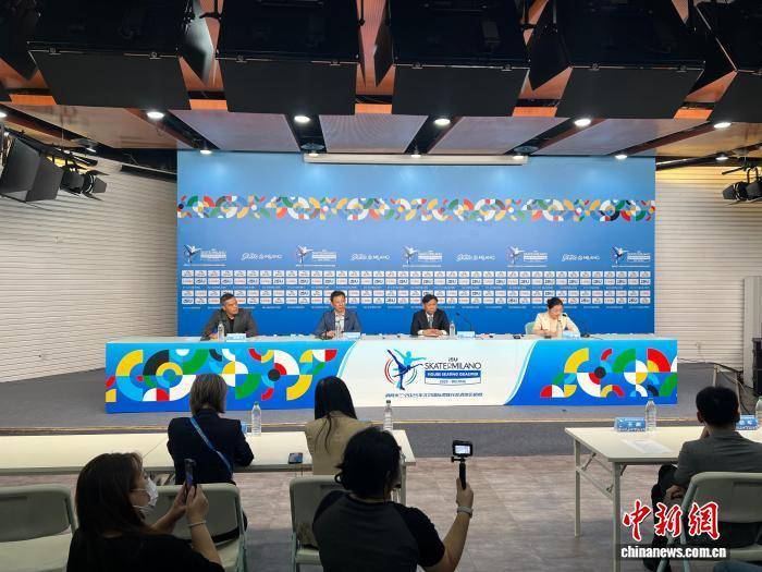 由滑的争夺, cn, 单短节目